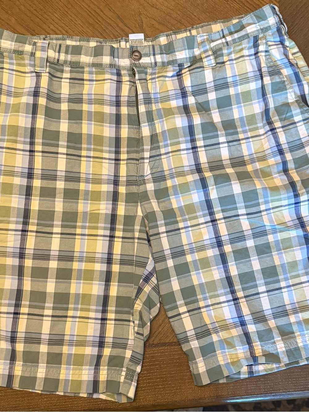 Izod Men's Plaid Flat-Front Shorts in Green, Yellow and White